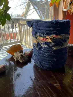 Blue w/ plaid small cachepot