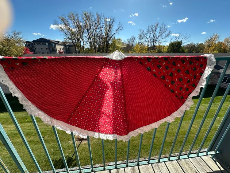 VTG Christmas Tree Skirt Calico Cotton Lace Handmade Full 44" Farmhouse Country