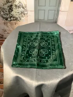 #04 Green Minibrand Scarf