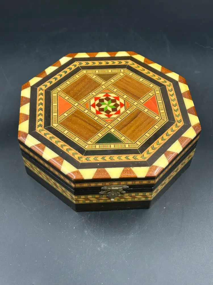 Vintage octagon, Marquetry, Lacquer Mosaic, Wood Inlay, Jewelry Box, Granada, Spain
