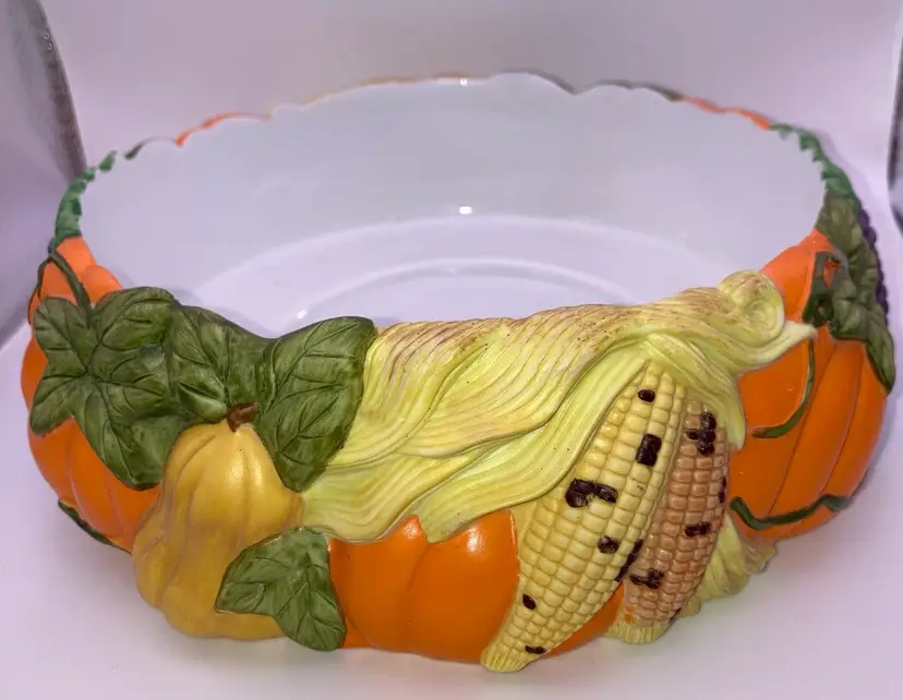 Awesome Partylite Center Piece For The Fall 8β Diameter 2 3/4β Tall! Pumpkins, Gourds, Corn, Vines and Grapes!