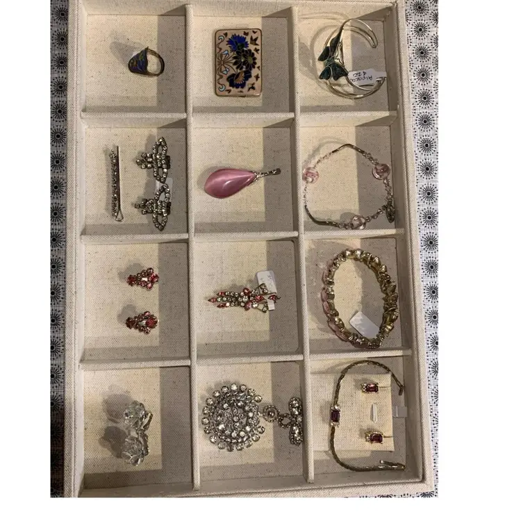 Reseller Lot of Jewelry. 12 Pieces.