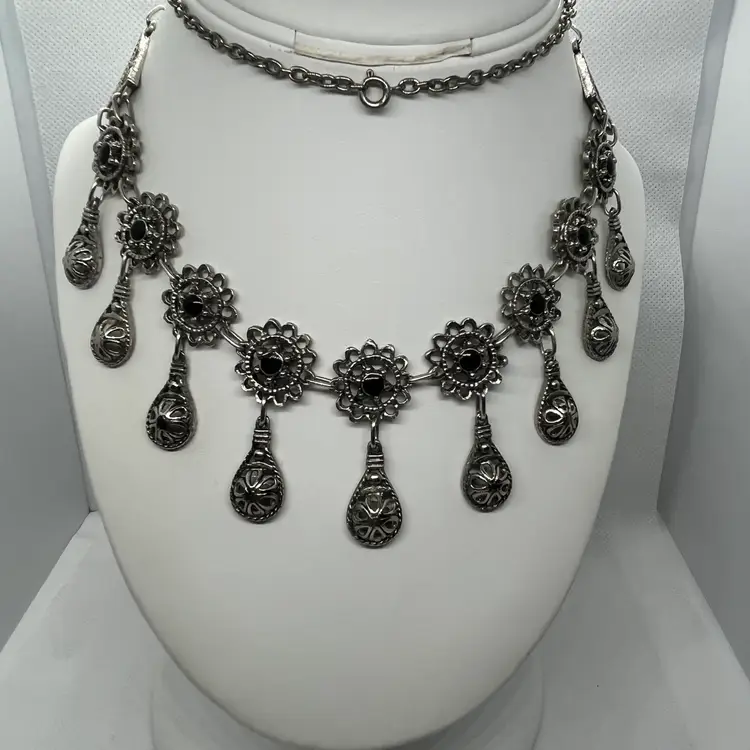 Boho Sunburst Starburst Medallions VTG Silver Tone Collar Necklace Unmarked 24