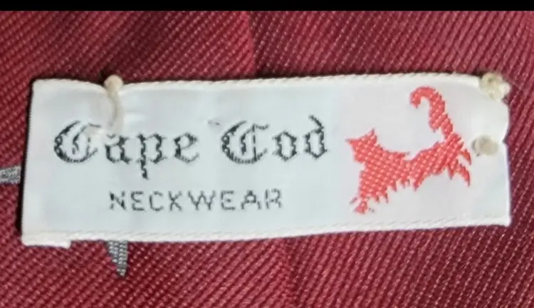 Vintage Cape Cod Necktie 1950s With Flying Birds Polyester Burgundy Tie 57/3.5