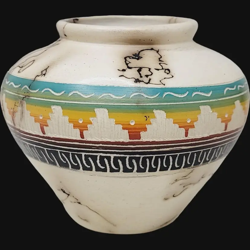 Native American Navajo Pottery 4" Etched Horse Hair Rainbow Vase Signed