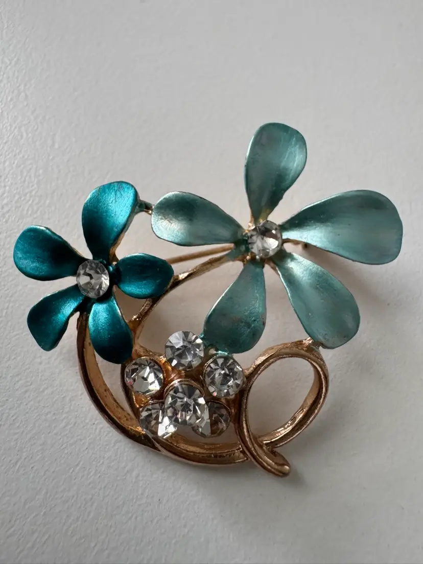 Vintage Gold-Tone & Enamel Brooch - Gorgeous Blue Tone Flowers