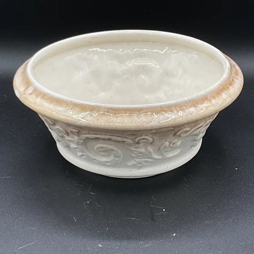 Vintage planter - Haegar round cream/ brown specks