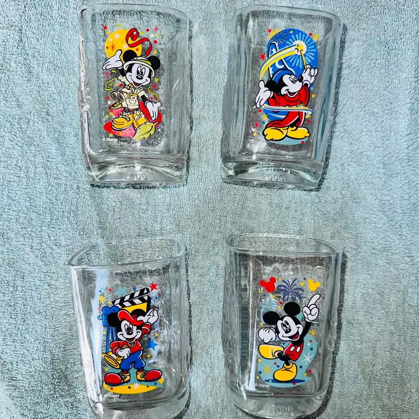 Excellent Vintage Walt Disney McDonald’s 2000 Celebration Drinking Glasses 