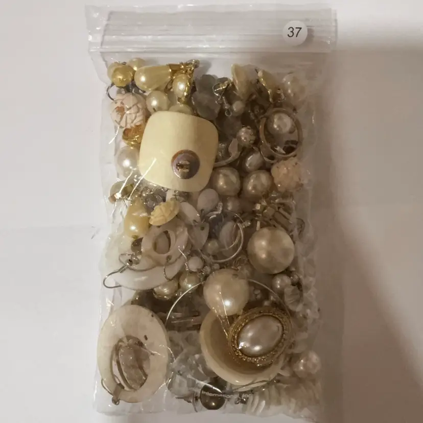 Lot #37 Pearl lot Single Earrings Craft Bag