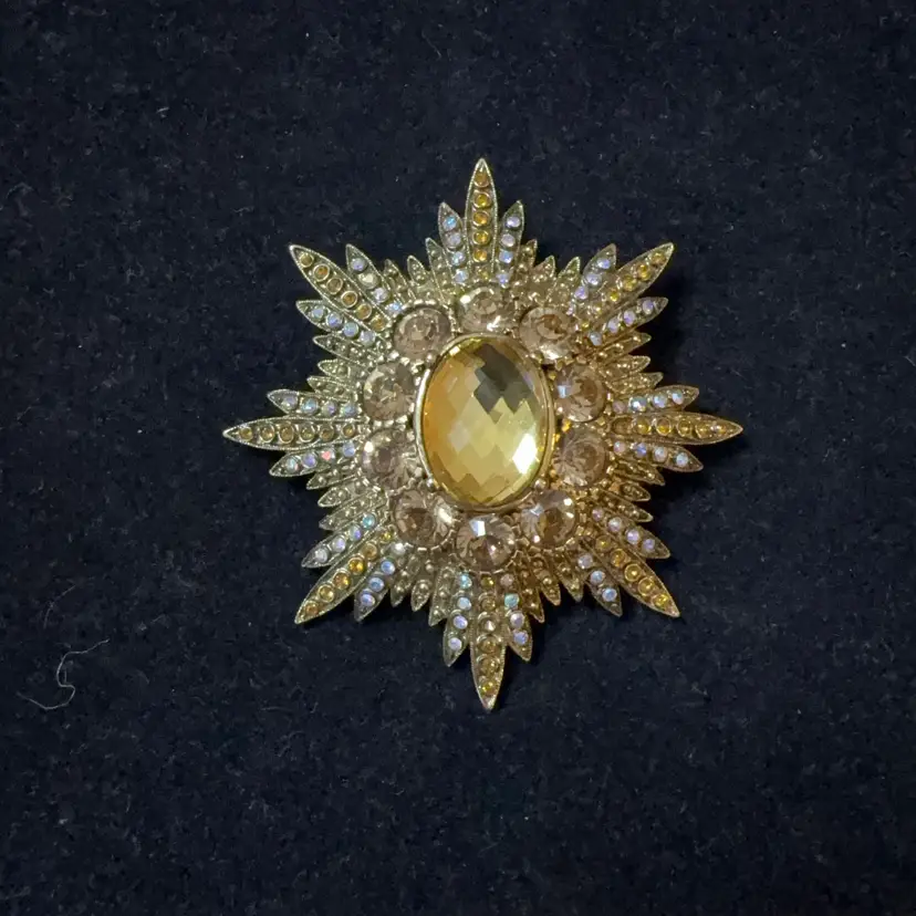 Vintage Joan rivers Brooch