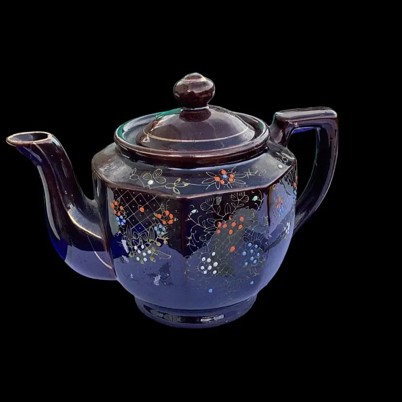 Vintage Moriage Hand-Painted Teapot with Floral Patterns With Gold Details, Japan