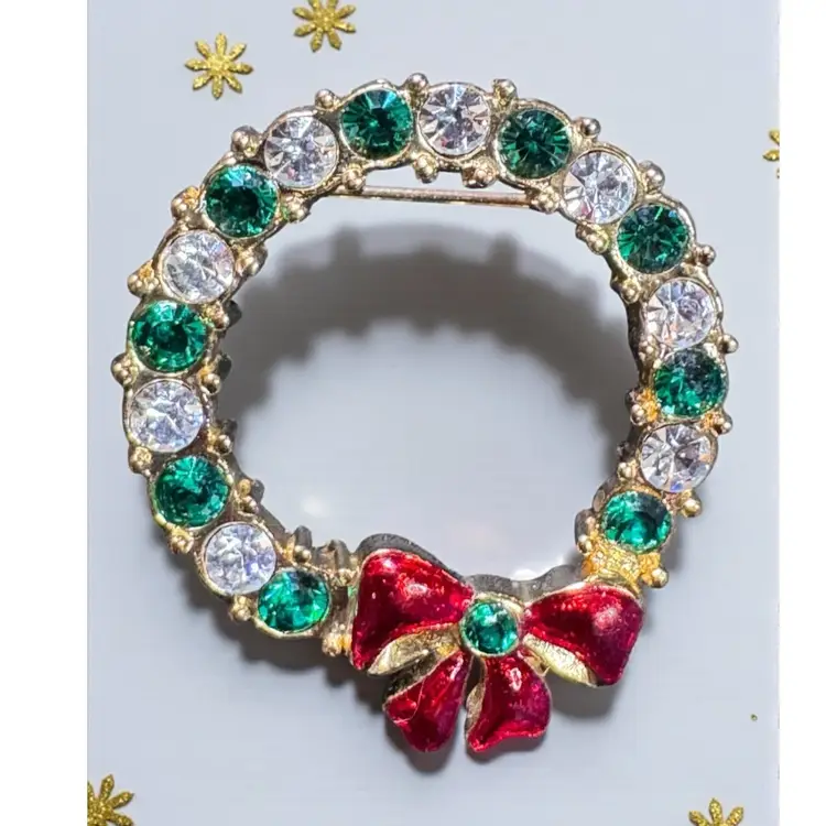 Christmas Rhinestone Wreath Brooch 1.25”