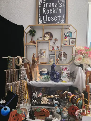 Come see whats in Grannas Closet $1, $2,$3, $5, $8 starts