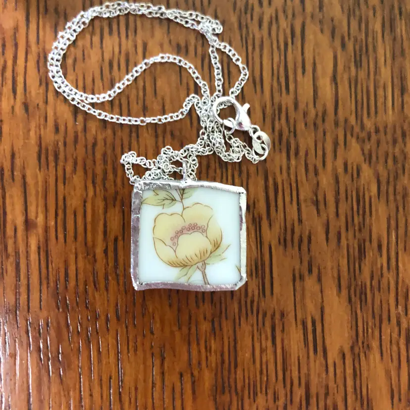Oodelally Shop Broken Pottery Artisan Made Pendant Style House Rose Garden Made In Japan Plate Handcrafted Necklace 1in x 7/8in