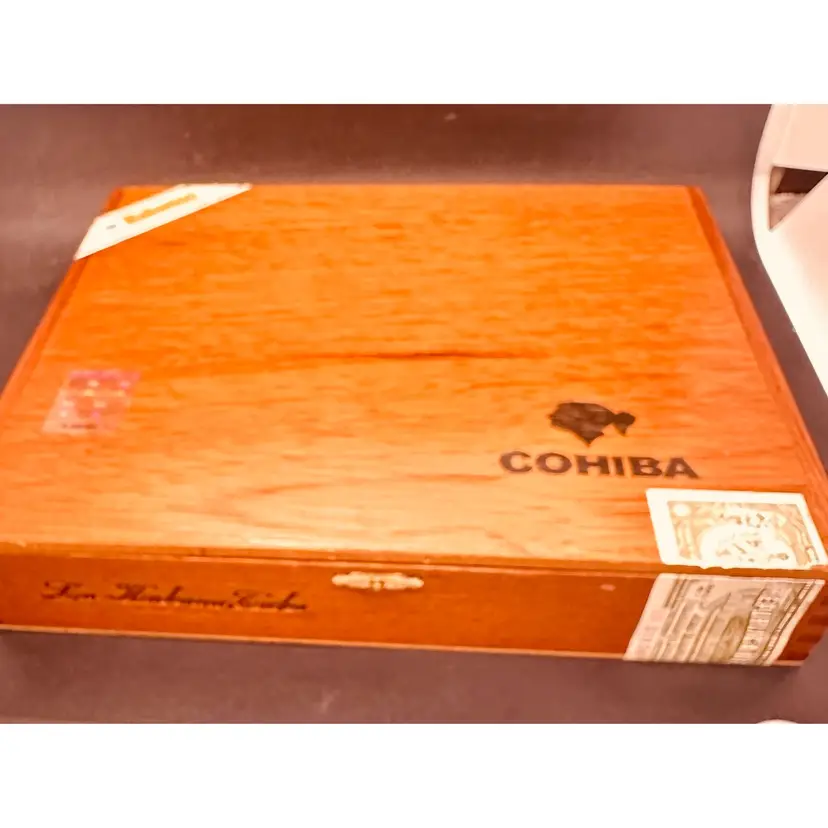 87. Wooden Cigar box for Cohiba Esplendidos cigar.