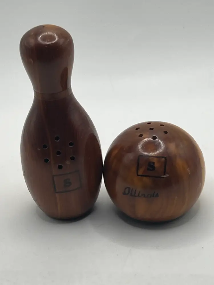 VTG Wooden Bowling Ball & Pin ~ Souvenir Of Illinois