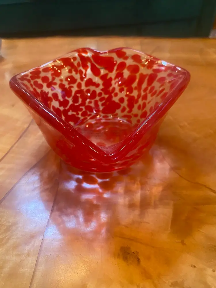 Vintage Red & Clear Glass Heart-Shaped Bowl with Speckled Pattern - 6”x7” – Fiji