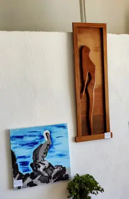 Wall hanging sculpure