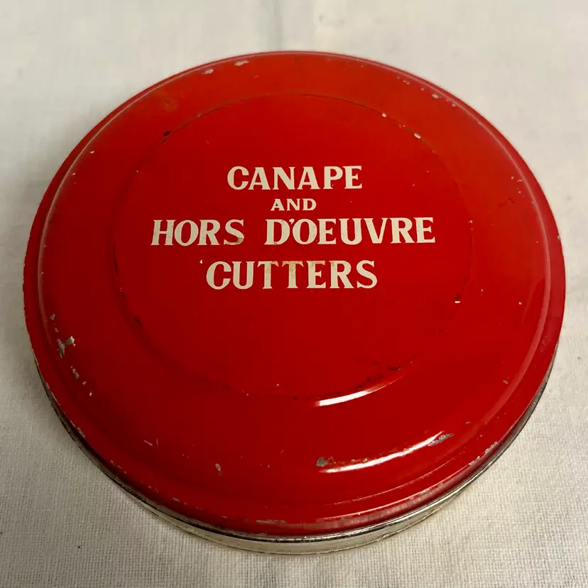 CANAPE AND HORS D'OEUVRE CUTTERS Vintage Tin Set