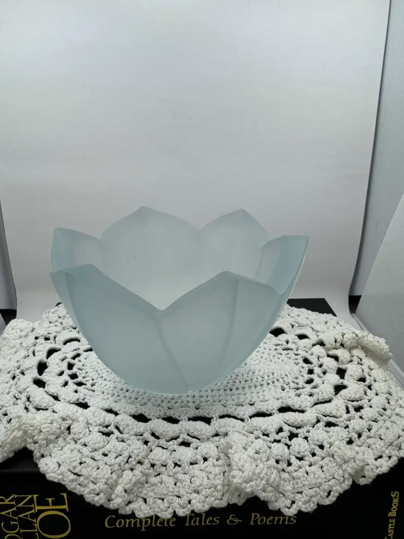 Lenox Frosted Flower Shaped Bowl, 6”x3.5”