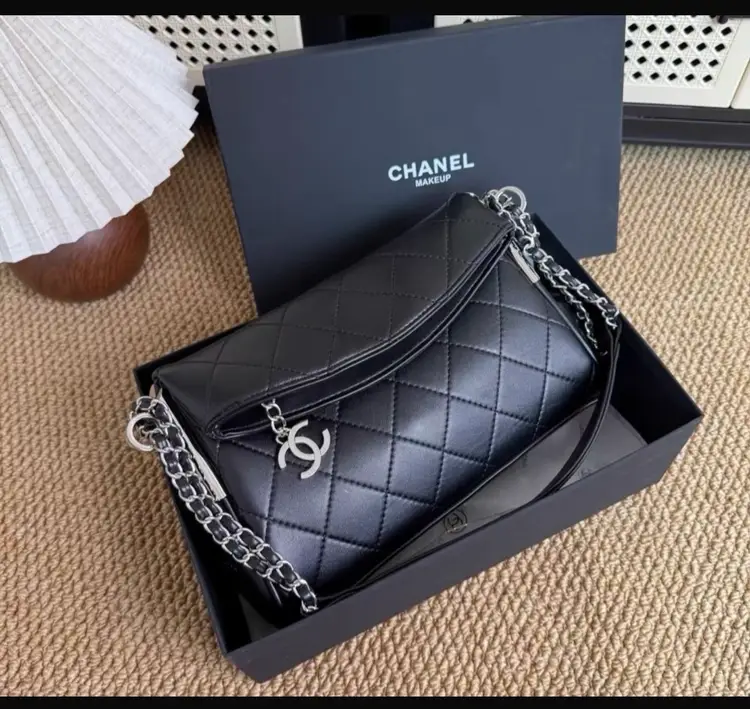 Chanel GWP handbag
