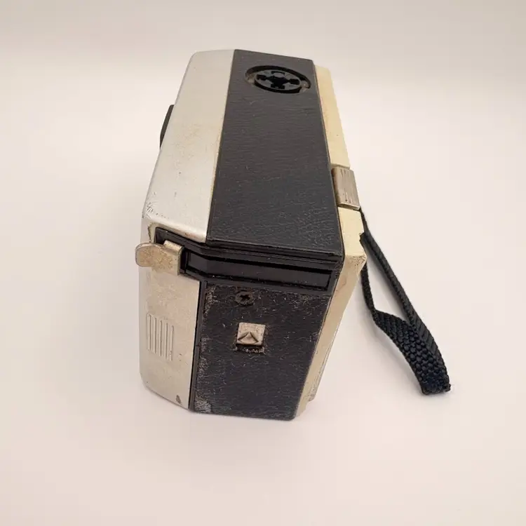 Vintage 1960s Kodak Instamatic 104 Camera - USA Untested