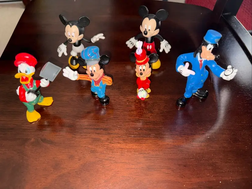 Lot Of Six (6) Walt Disney World Parks Action Figures Mickey Minnie Goofy Donald