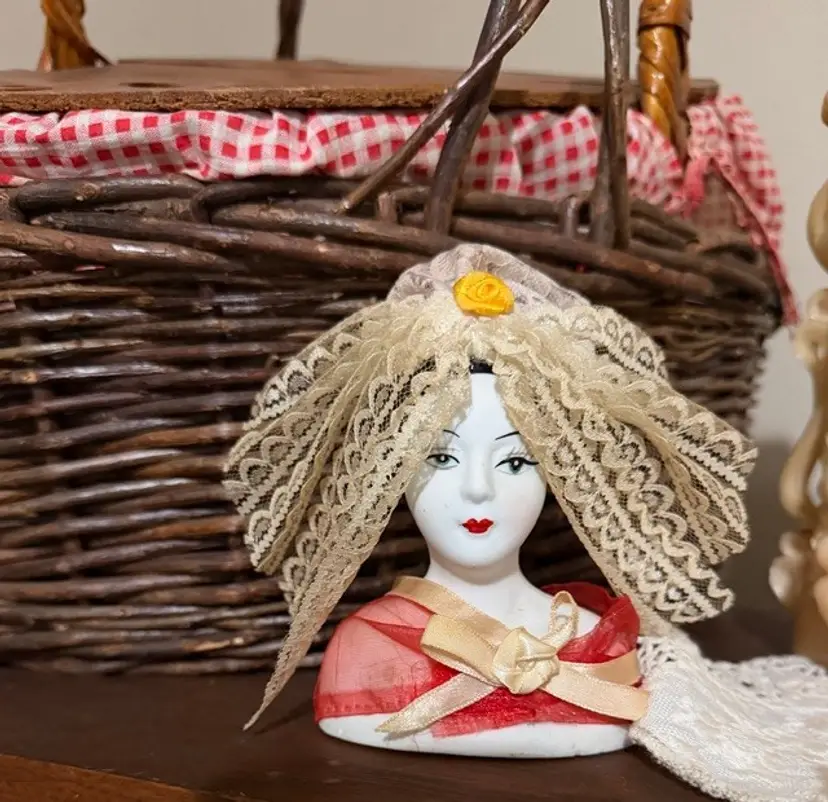 Beautiful Vintage Asian Lady Half Dall Figurine Boudoir Vanity Figurine