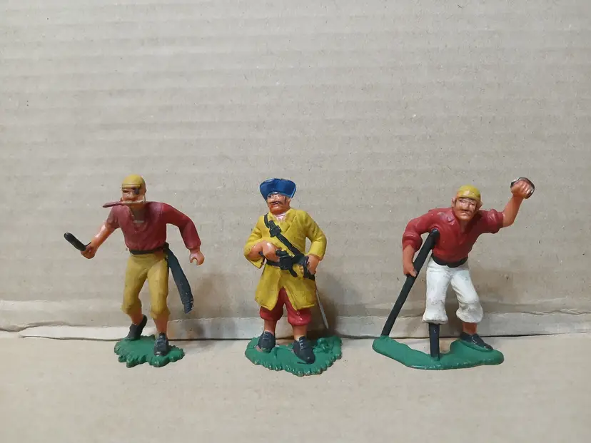 Vintage Lot of Pirates Miniature Plastic Action Figure Figurine Toy Germany