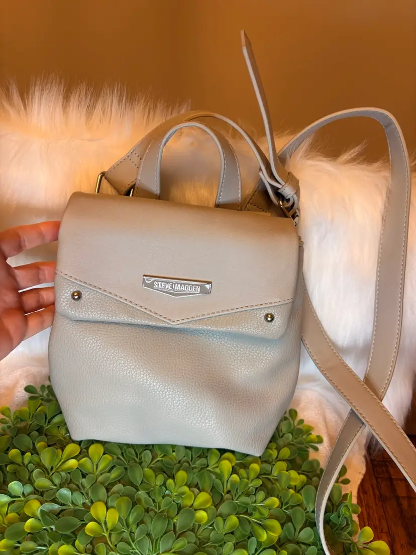 Steve Madden NWOT Crossbody Handbag Gray Faux Leather