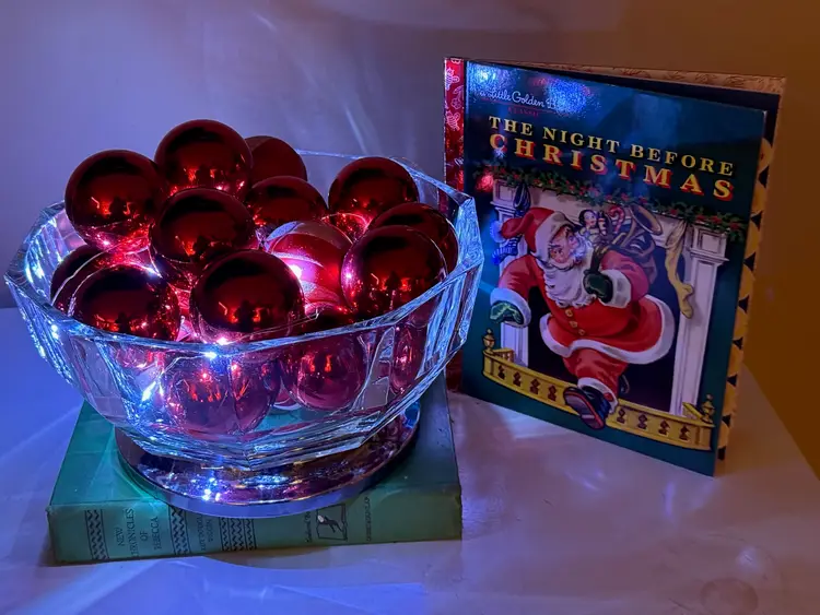 Vintage Silverplate Footed Glass Centerpiece Bowl – 8.5" Pressed Glass with Silver-Plated Base – Mid Century Serving or Holiday Display Bowl