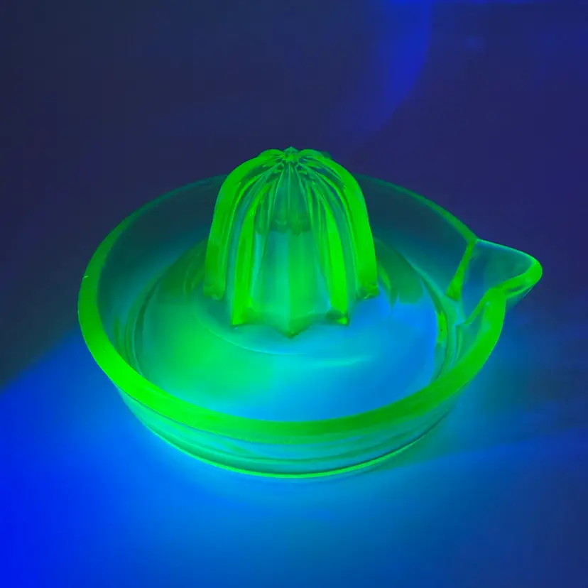 Vintage Vaseline Uranium Green Depression Glass Citrus Juicer Reamer