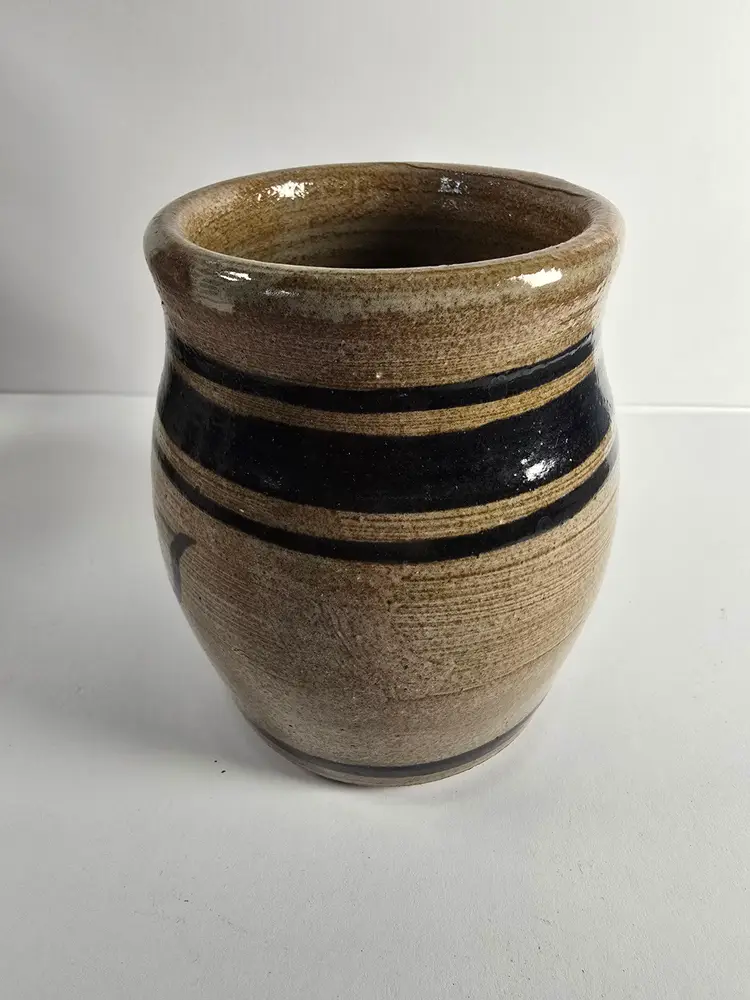 Vtg Bear Pottery Salt Glaze Jar / Vase