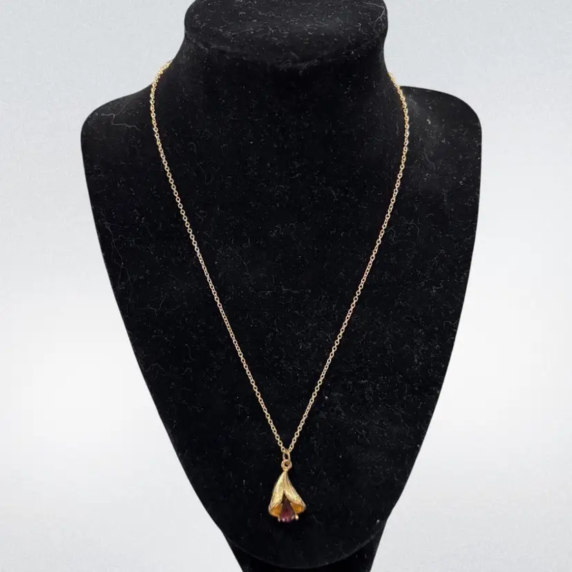 Vintage Gold-Tone Calla Lily Necklace with Red Teardrop Stone, 20”