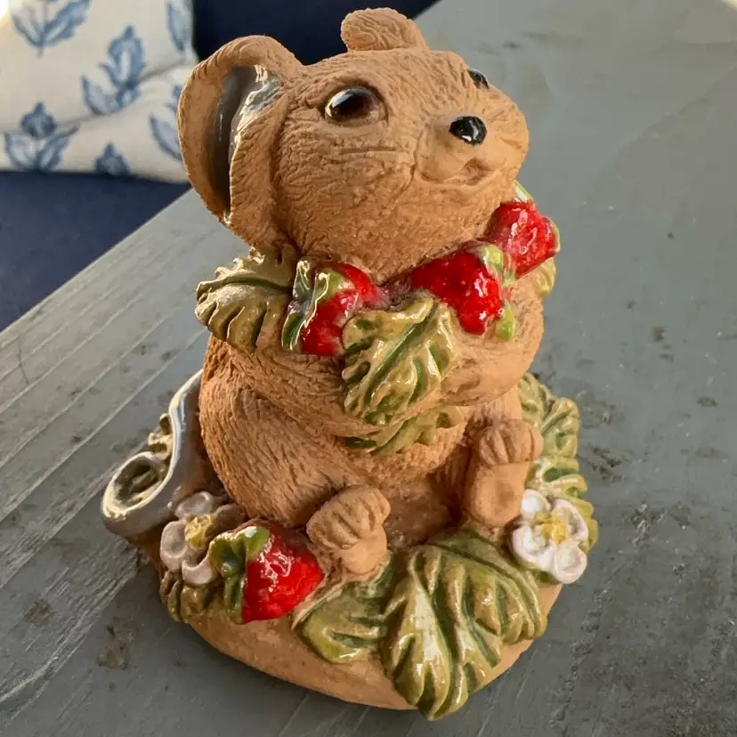 🍓Vintage June Sears Strawberry Mouse Figurine