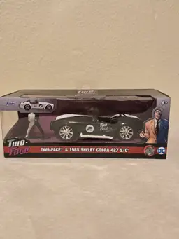 Jada Toys DC Comics Two-Face & 1965 Shelby Cobra 427