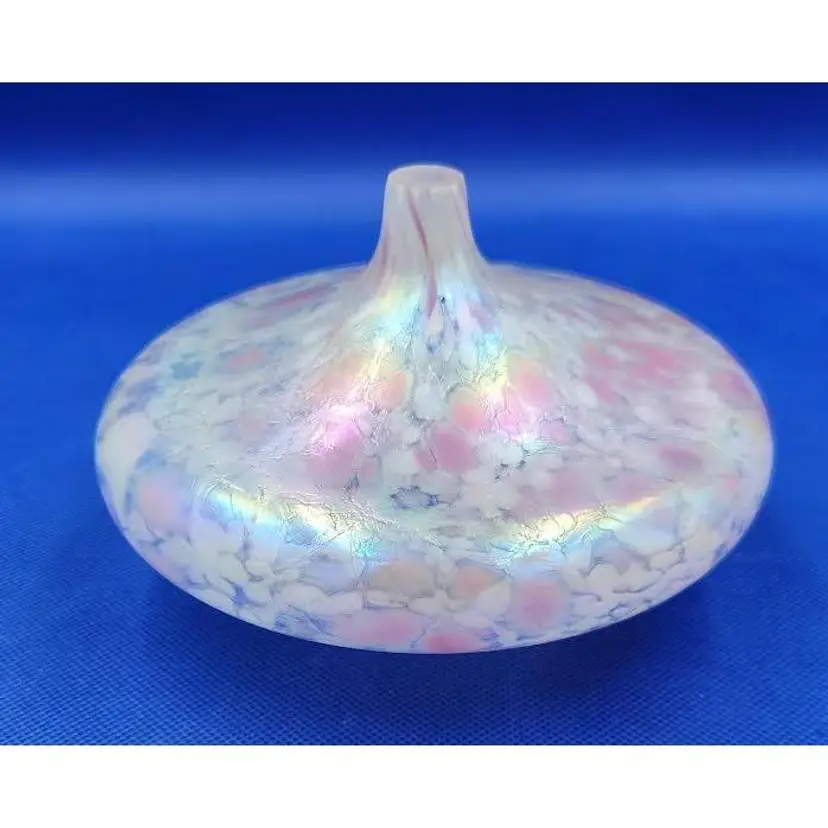 VINTAGE MOUNT ST HELEN'S IRIDESCENT GLASS OIL LAMP VASE SIGNED