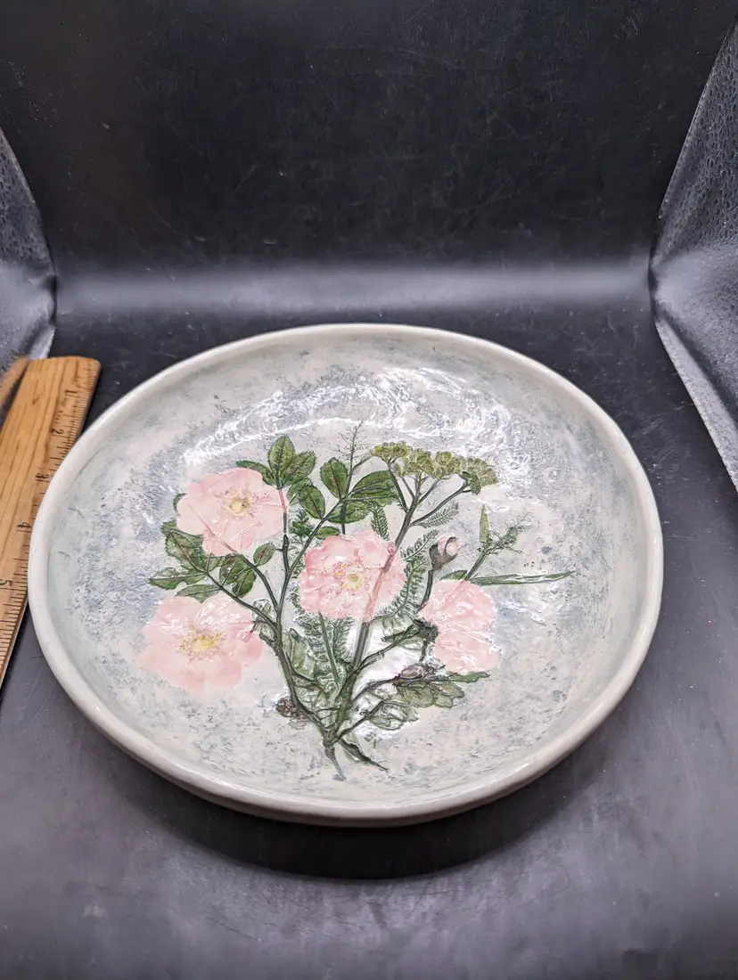 Vintage Salt Marsh Pottery Wildflower Trinket Dish Bowl Wall Hanging 7.5” in Diameter.