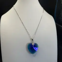Gorgeous Crystal Heart Necklace, Changes Color Between Aqua Blue, Royal Blue & Purple, Silvertone Necklace 17” Long