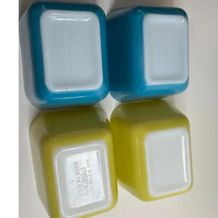 Set Of 4 Vintage 1 1/2 Cup Pyrex Refrigerator Dishes