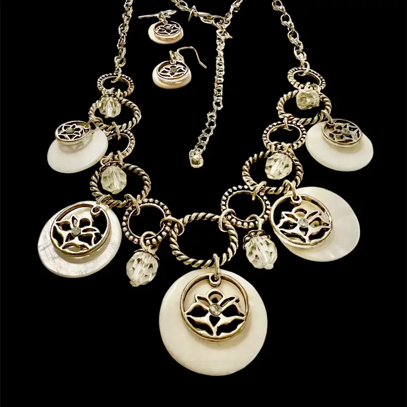 Vintage MOP Mother of Pearl Crystal Avon Silvertone Necklace Earring Set #D16-5
