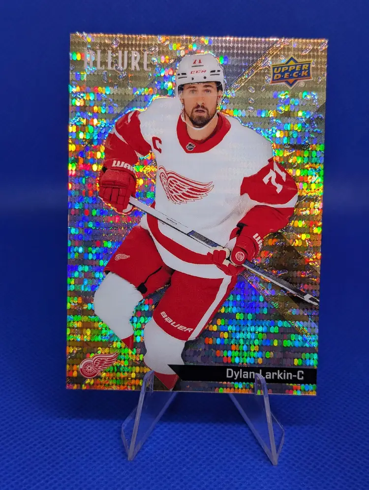2024-25 Allure Gold Glitter Bomb /199 Dylan Larkin - Detroit Red Wings