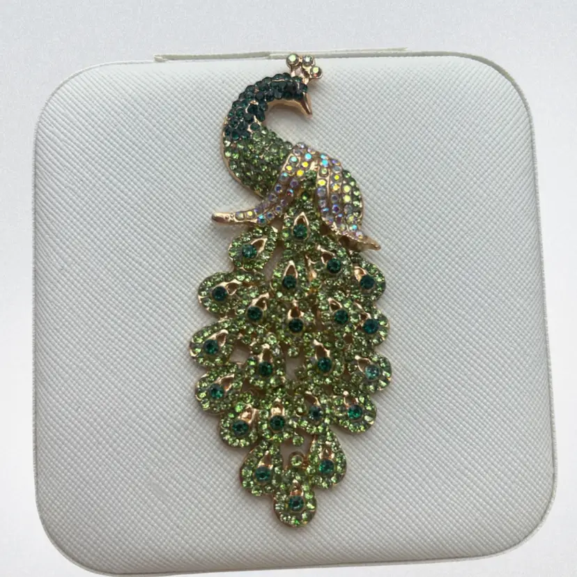 Peacock Garden Glam Hand-Embellished Travel Jewelry Case – White Compact Organizer with Rhinestone Peacock – Ring & Earring Storage