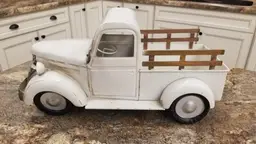 Country Cottage Classic Metal Farm Truck Planter Garden Farm House Decor