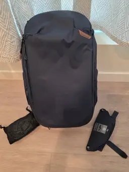 Peak Design 30L Travel Backpack - Midnight- (Unused- Full Set)