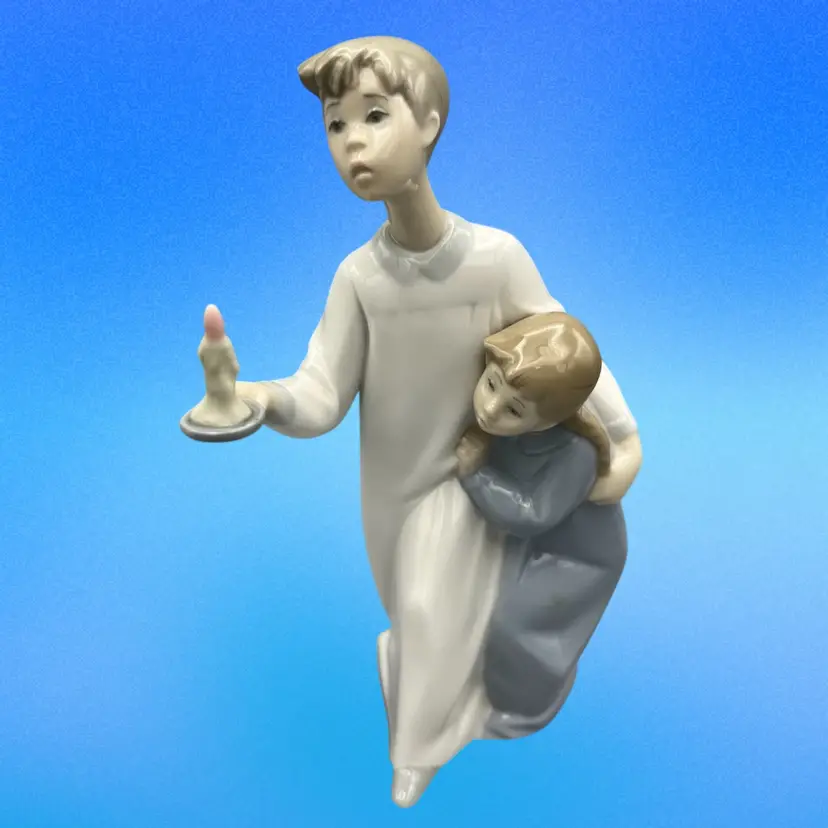 Vintage Lladro 4874 Boy and Girl with Candle 8" Glazed Porcelain Figurine