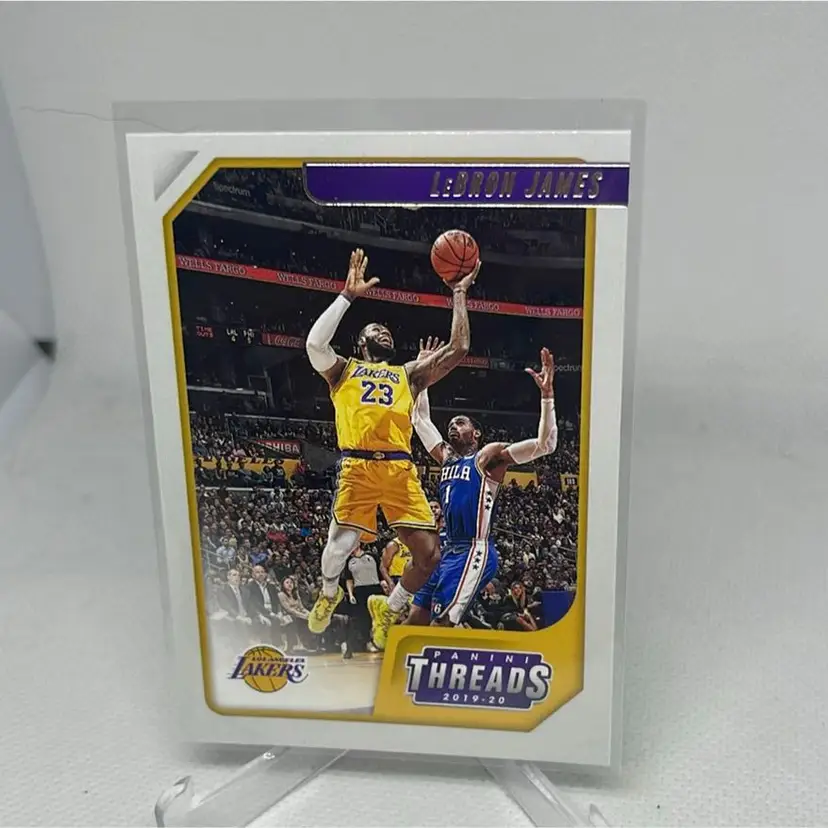 2019-30 panini chronicles threads lebron james La Lakers