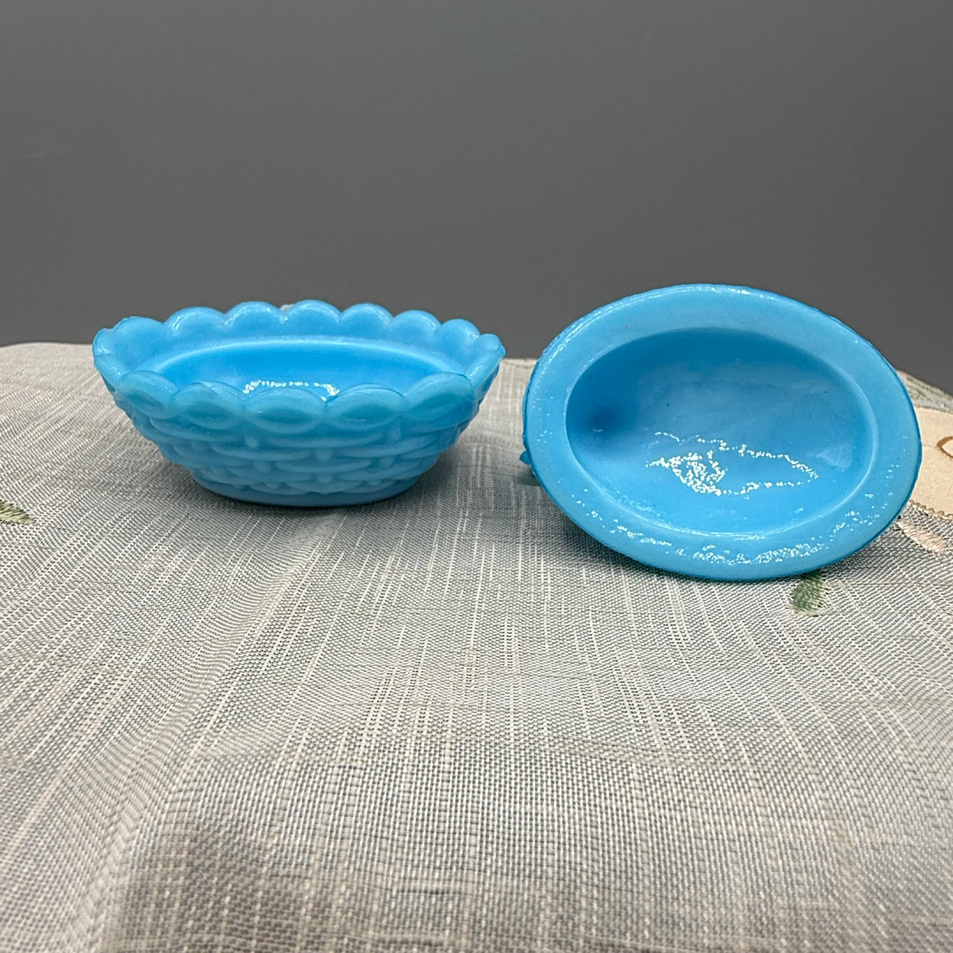 Image 2 of 6