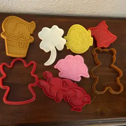 Lot Of 8 Vintage Plastic Cookie Cutters Christmas Easter St Patrick’s Day