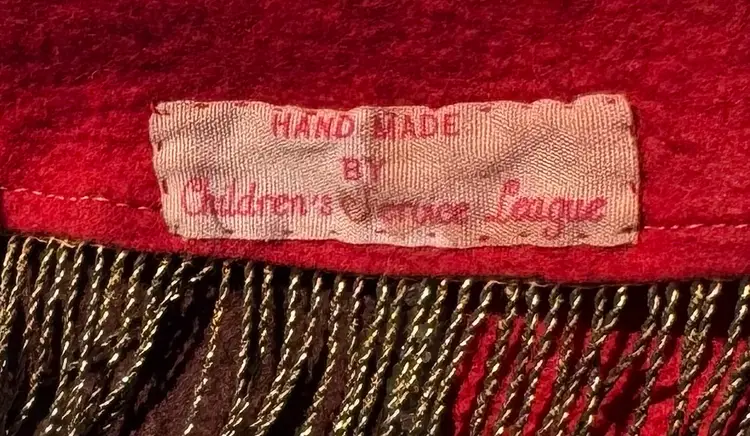 Vintage Children’s Service League Felt Christmas Tree Skirt w/ Applique DAMAGED